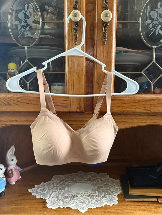 Honeylove Nude Seamless Wireless Comfort Bra Brand new with tags XS 32B/C - Picture 1 of 7